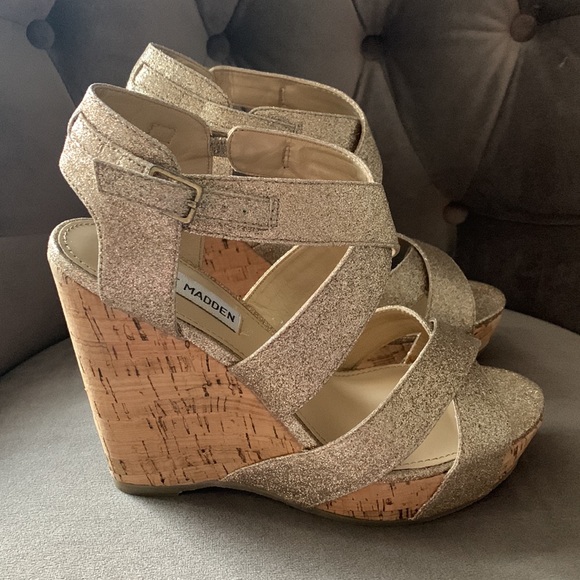 Steve Madden Gold Glitter Cork Wedges NEW - Picture 3 of 6